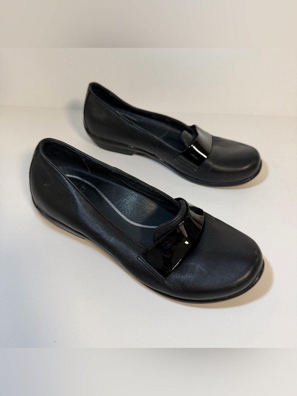 Dansko Oksana Loafers Leather Shoes Patent Trim Slip On Comfort Black Womens 36